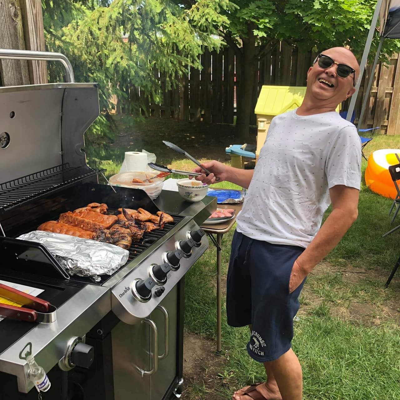 Él es Renato Aquino, un hombre de 65 años, residente de Illinois y trabajador de primera línea.
<br>