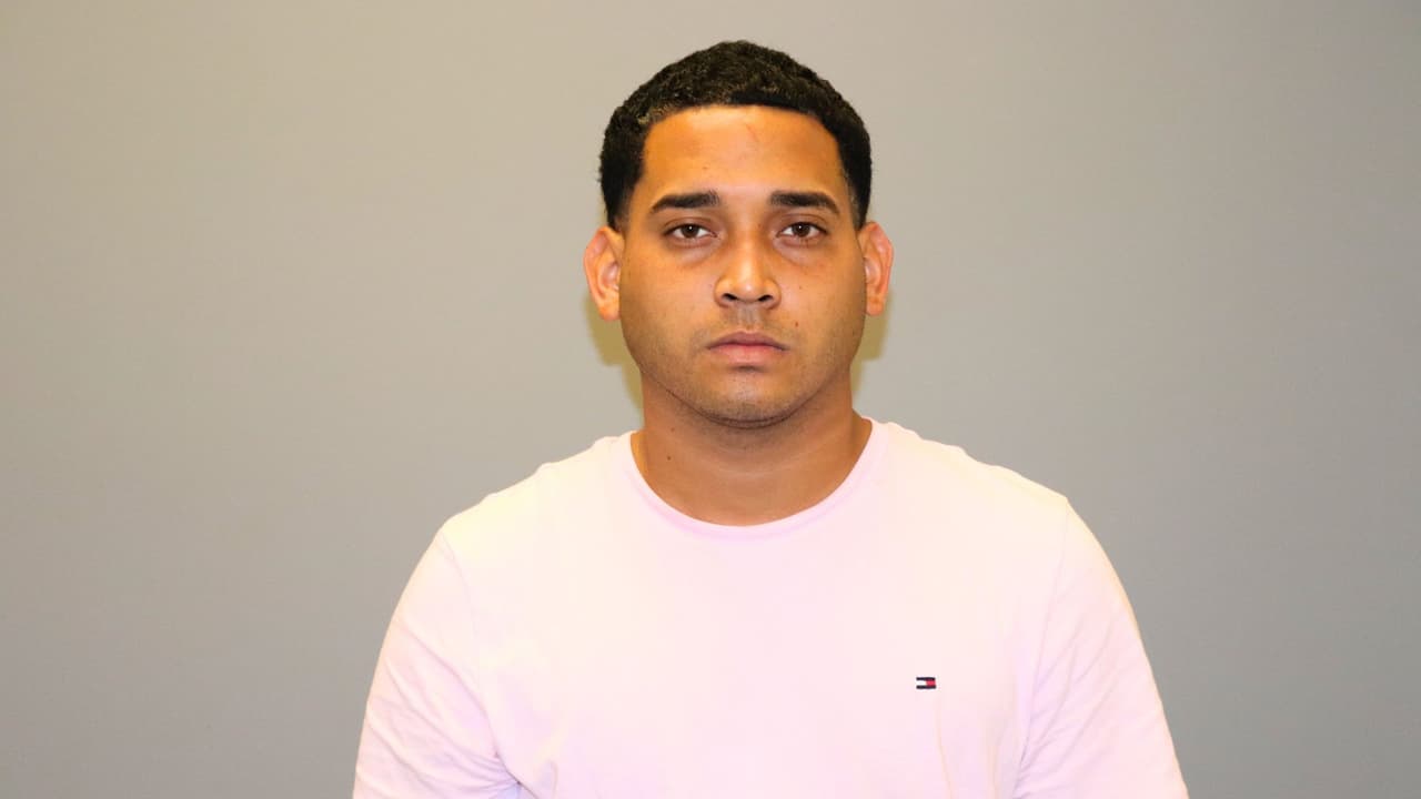 La Policía de Grapevine compartió una fotografía de Maikel Coello Perozo, acusado de huir del lugar del incidente junto a Daikerlyn Alejandra González González. Ambos fueron detenidos en Dallas.