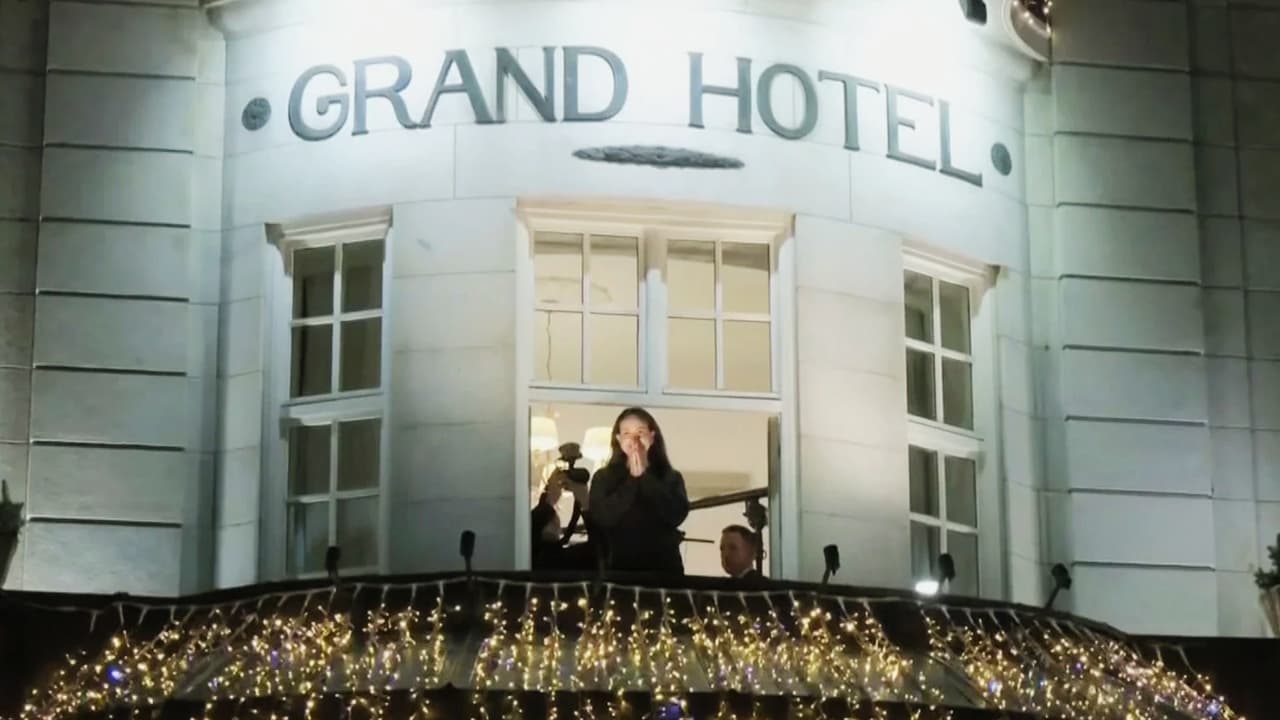 Multitud recibe a María Corina Machado en Oslo: ganadora del Nobel de Paz se abraza con seguidores