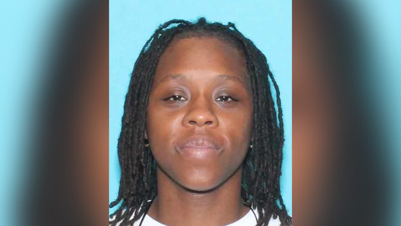 Dejanay Monique Polk, enfrenta cargos de agresión a un familiar, una persona que vive en su misma casa.