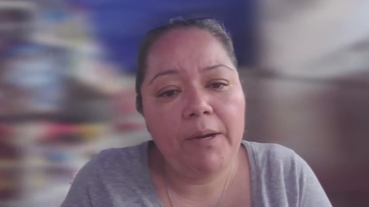 Mexicana beneficiaria de DACA interpone una demanda por deportación ilegal