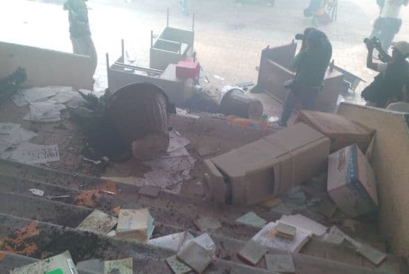 Estos son algunos de los objetos que destruyeron los manifestantes. Foto: Guadalupe Álvarez.