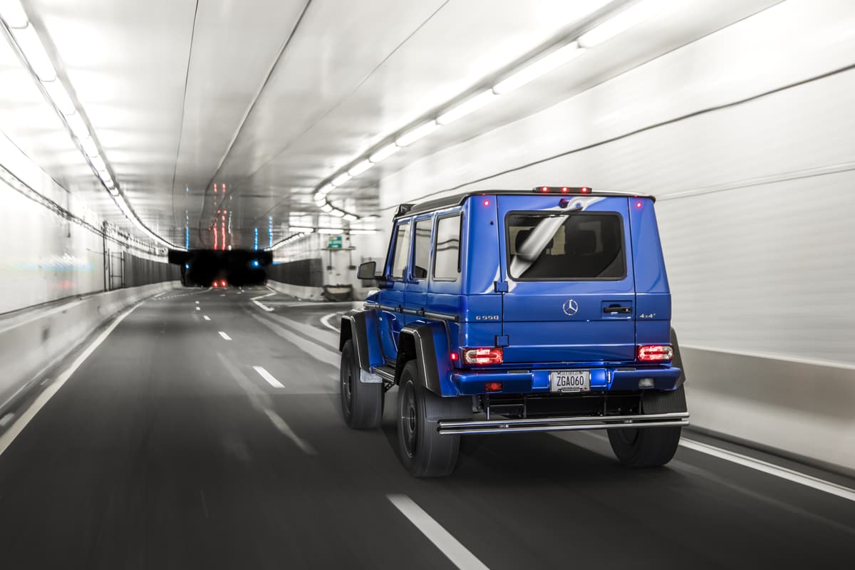 <b>2- Mercedes-Benz G550 4x4² 2018: 11mpg</b>
<br>Precio Inicial: $225,995
<br>Motor: Bi-Turbo 4.0 L V8
<br>Potencia: 416 HP / 450 LB-PIE
<br>Peso: 6,635 LBS