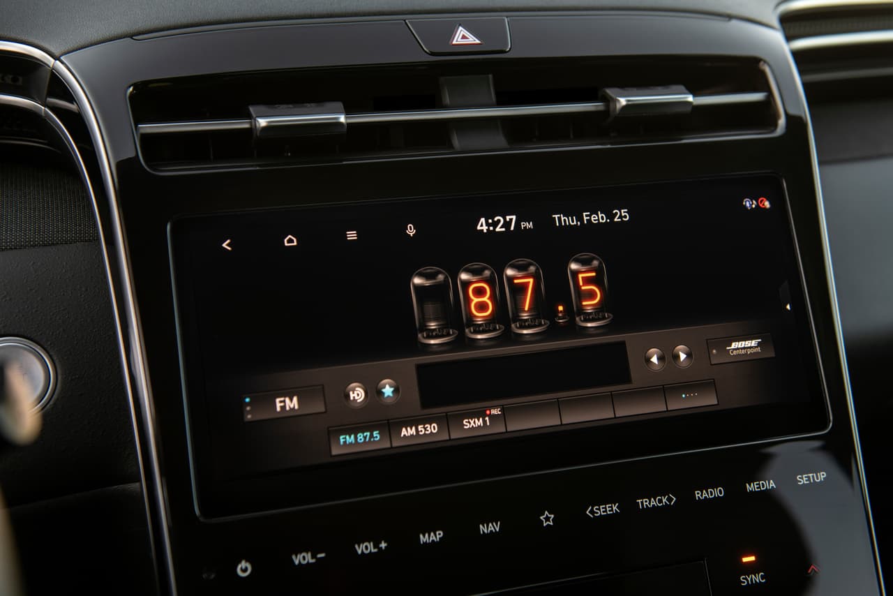 También sobresale su pantalla central de 10 pulgadas y la opción de un sistema de audio premium de la marca Bose.