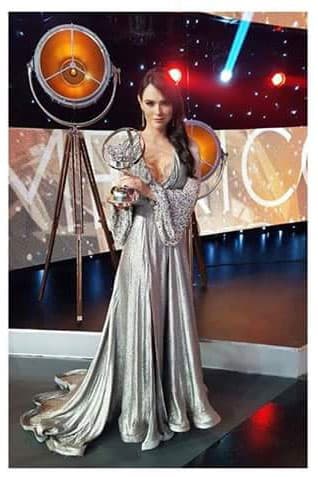 "Gracias por este reconocimiento, me siento honrada en verdad, significa mucho para mí, le tengo un cariño enorme al certamen y mayor aún a todos los que lo hacen posible @analauracorral, personas como @lupjones que le ha cambiado la vida a tantas mujeres en nuestro México. Gracias @oscar7103 Coordinador de Nuestra Belleza Nuevo León por tu apoyo de siempre y tu gran amistad", escribió en Instagram.