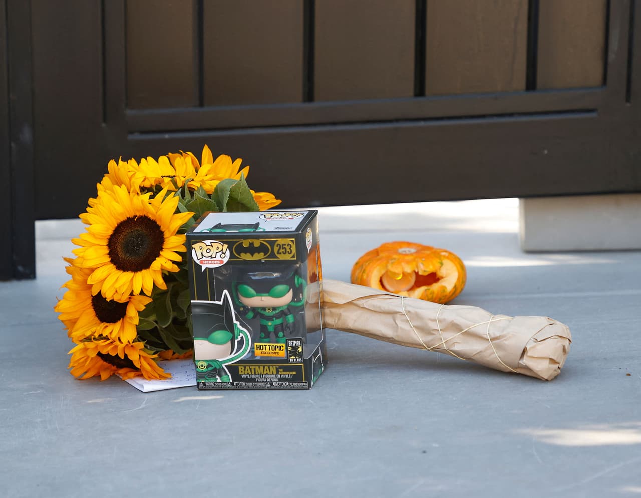 Vecinos de Perry expresaron su tristeza por la noticia. Uno de ellos comentó: "Era muy amable y había hecho grandes cambios en su casa en los últimos años. Es realmente triste".