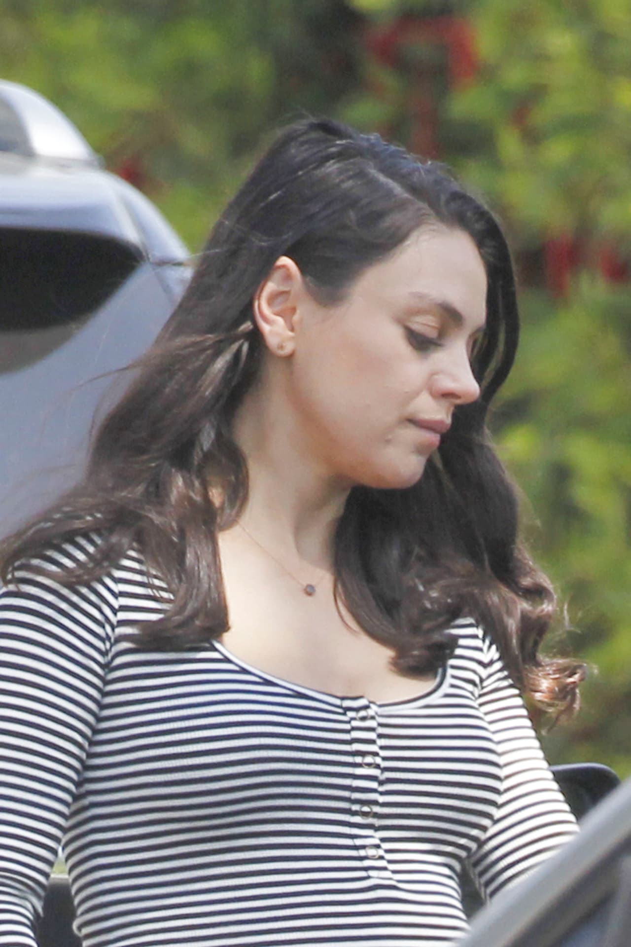 Ella tiene una cara muy bella, así que si ella decide no llevar maquillaje, igual se ve hermosa.