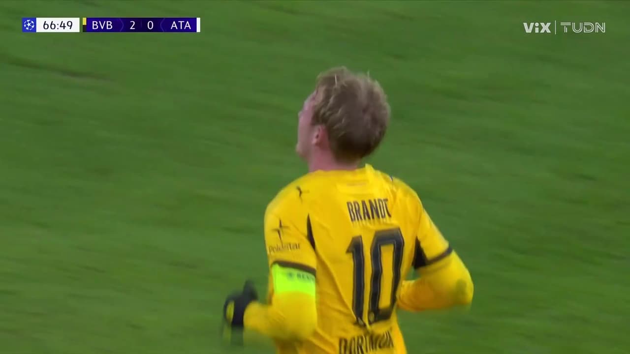 ¡No te lo creo! El golazo que Brandt se pierde de forma monumental