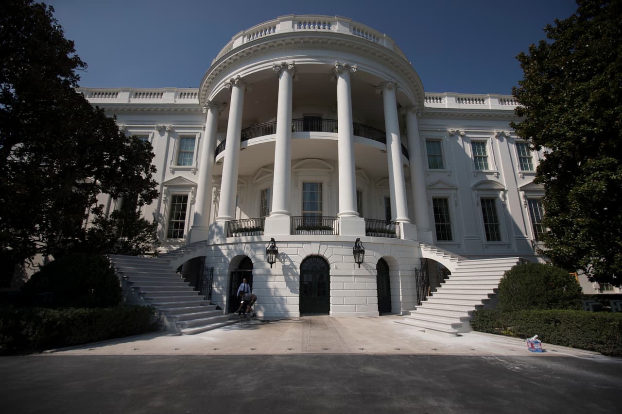 Luego de los trabajos de renovación recién finalizados, así quedaron las escalinatas del pórtico sur.