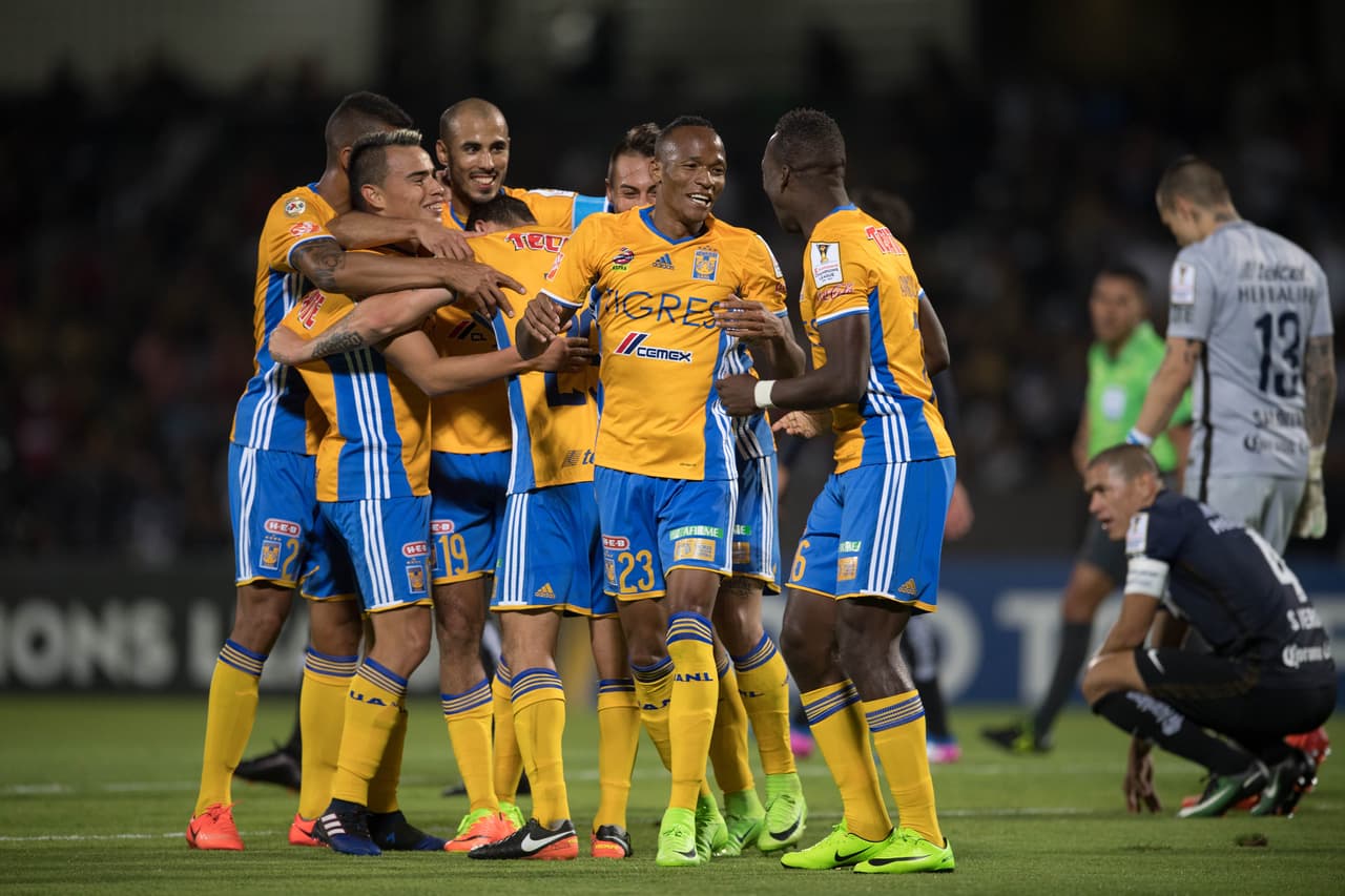 Jürgen Damm, con doblete, y el colombiano Luis Quiñones se encargaron de los goles en una noche oscura para los Pumas, que se despidieron mal del torneo.
