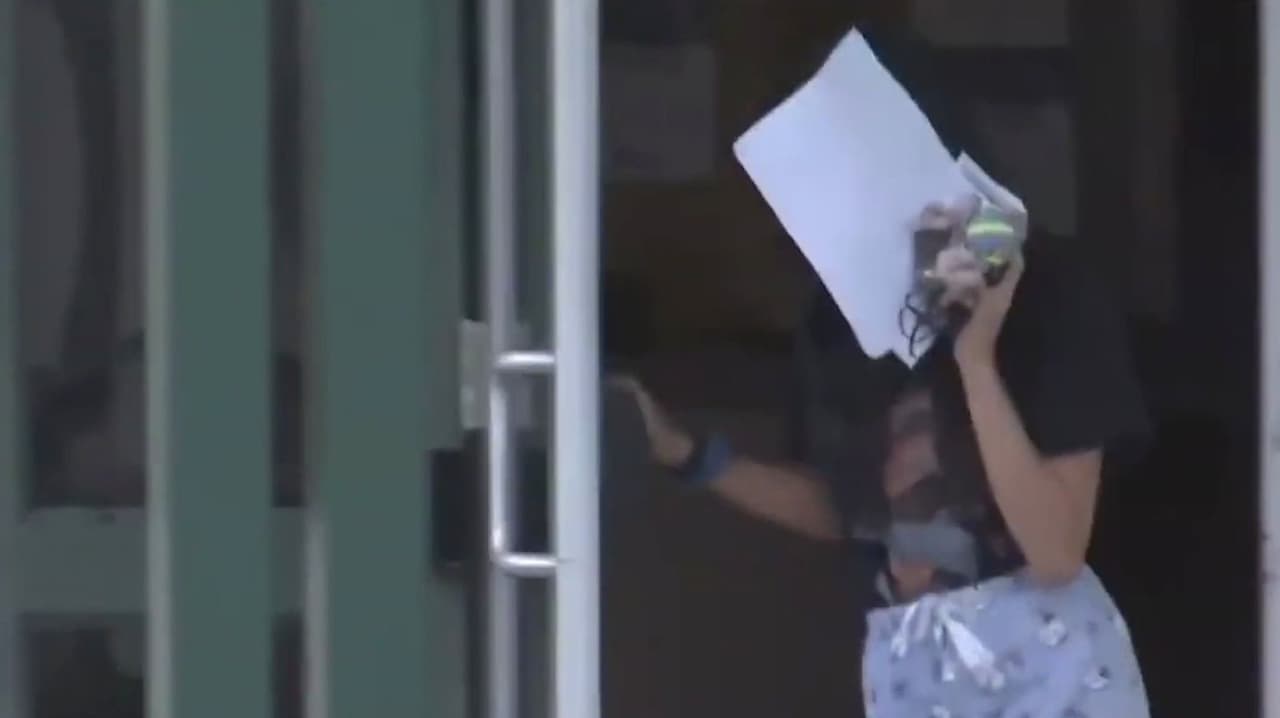 Mujer acusada de dejar morir a su recién nacida en Palm Coast sale libre tras pagar fianza