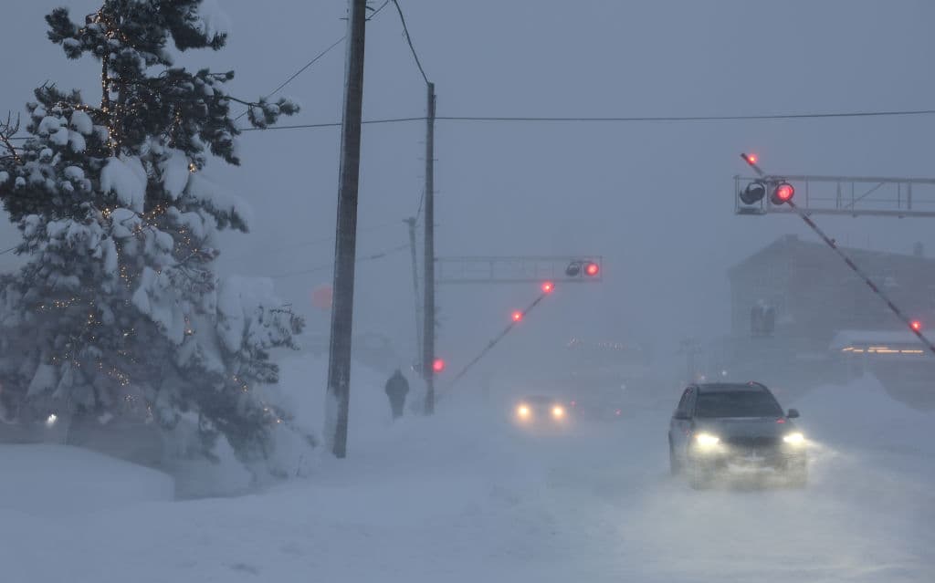 Aunque Pacific Gas & Electric había restablecido el suministro eléctrico a la mayoría de sus clientes en California el domingo por la mañana, todavía había alrededor de 7.000 sin electricidad.