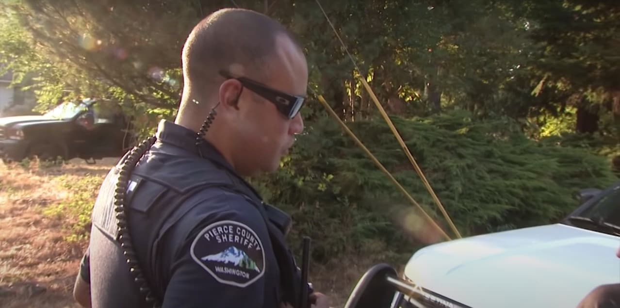 En agosto de 2014, la producción del reality show ‘Cops’ tuvo un incidente en el que un policía disparó contra un sospechoso de robo y una de las balas impactó contra el técnico de sonido Bryce Dion quitándole la vida.