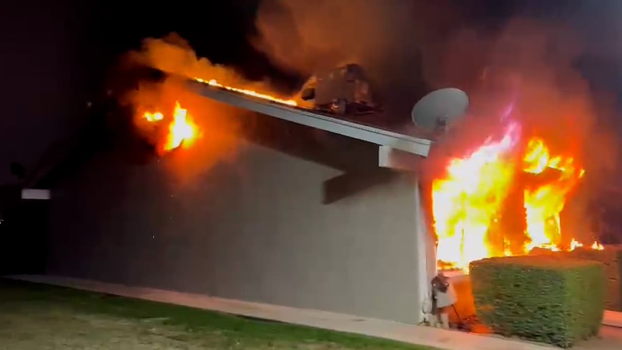 Un incendio en un complejo de apartamentos puso en riesgo a decenas de personas