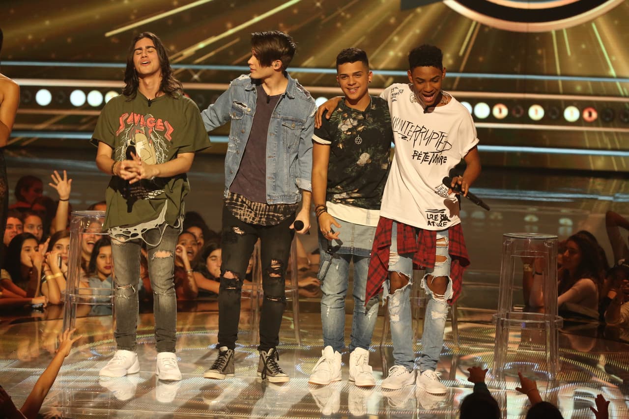 Pero si algo le ayudó a levantar su ánimo fue cuando Laura le dió a él y a su banda el momento ADRORO con su interpretación de 
<a href="http://www.univision.com/shows/la-banda/los-chicos-arrancaron-suspiros-cantando-moneda-de-prince-royce-video">“Moneda” de Prince Royce.</a>