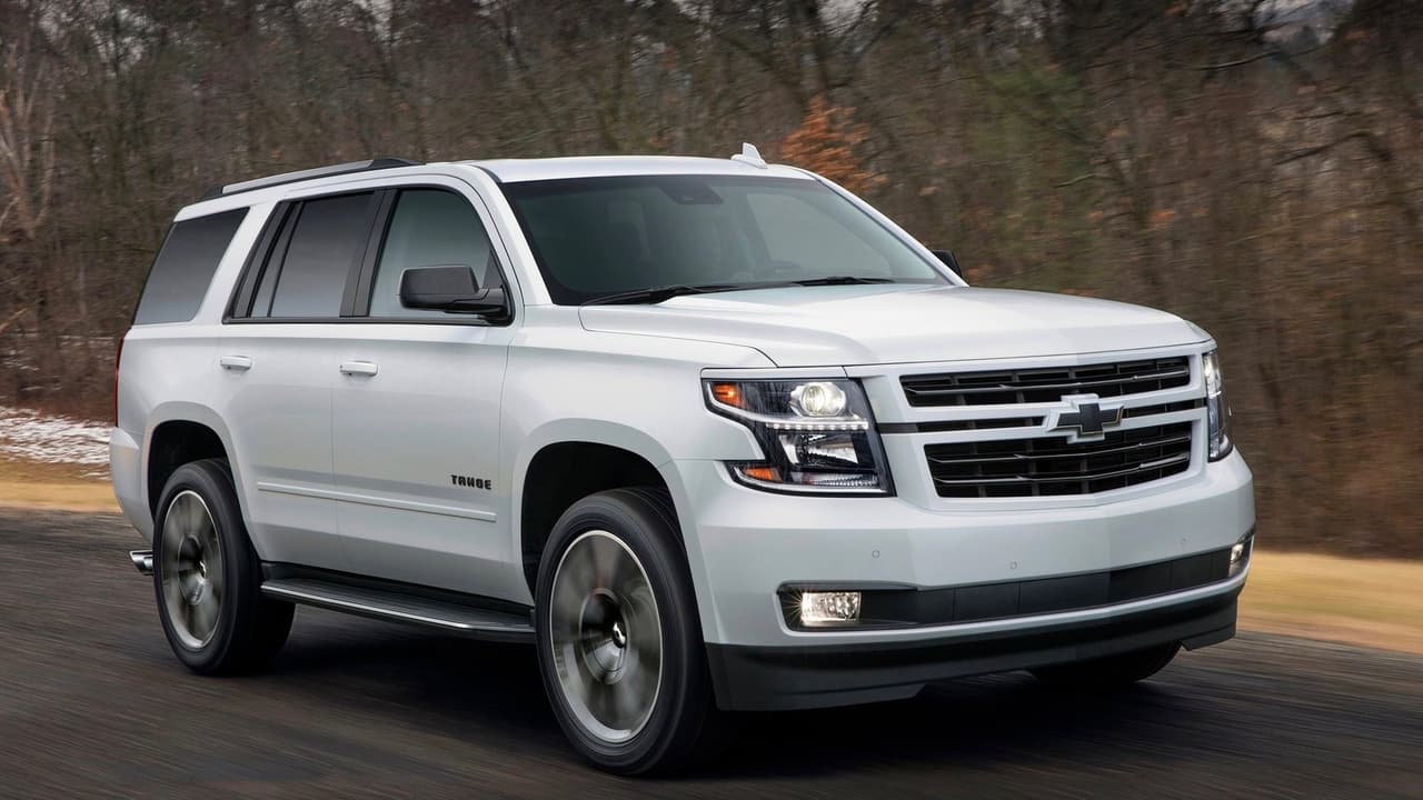 <h3 class="cms-h3-H3">11. Chevrolet Tahoe</h3>
<br>Los dueños de la versión de Chevrolet de la SUV 
<i>fullsize</i> de General Motors, gemela mecánica de la Cadillac Escalade y la GMC Yukon, recorren en promedio 16,600 millas anuales con sus populares yates del asfalto, uno de los vehículos favoritos de los ricos y famosos cuando quieren ser transportados en el anonimato. 
<br>
<br>La actual generación de la Chevrolet Tahoe fue presentada en el mercado en 2015.