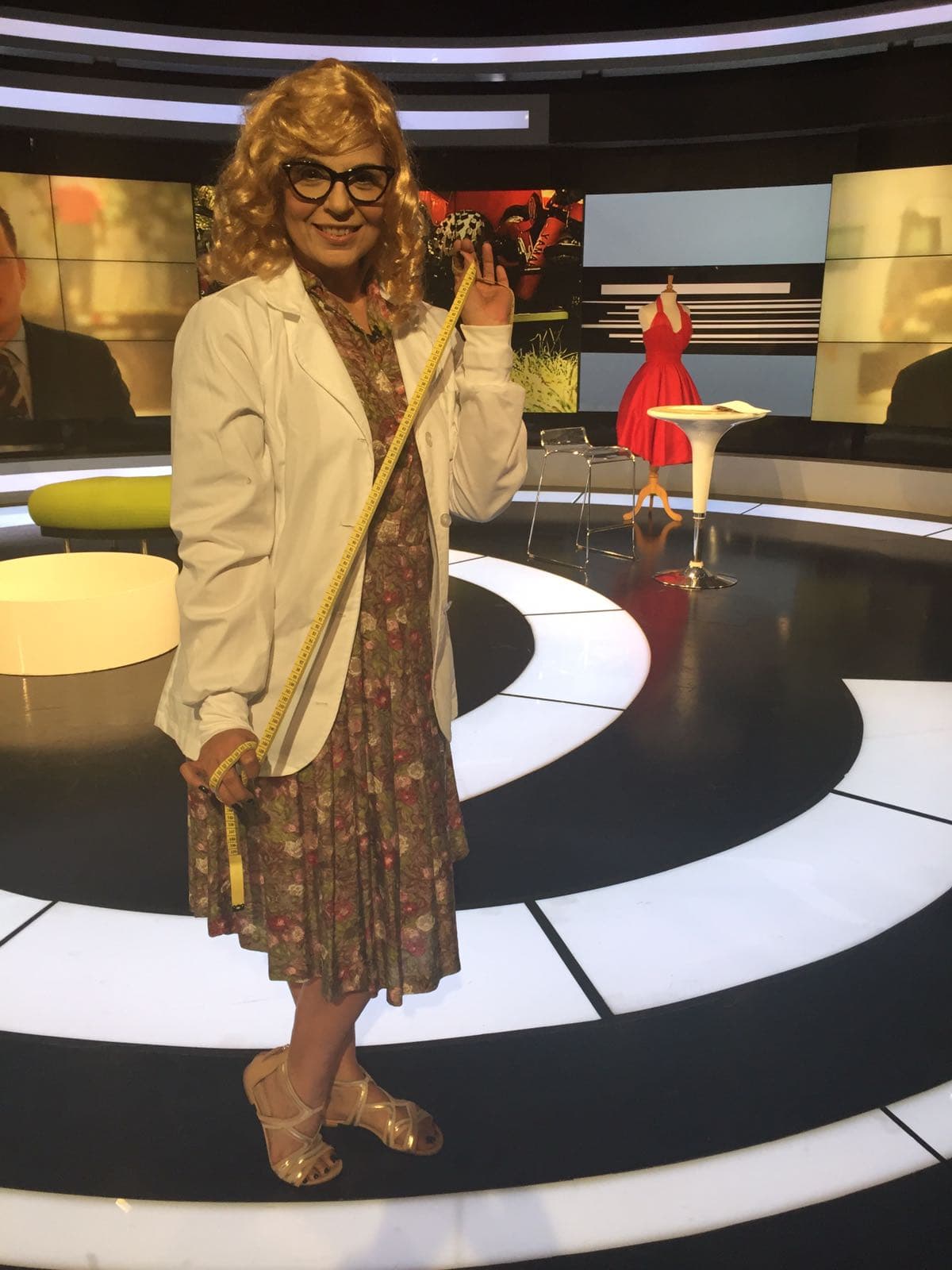 El 31 de octubre el show de Los 6 de la tarde se transportó a las Galerías Velvet. Los talentos llegaron vestidos como los personajes de la famosa serie española y hasta acento de la madre patria tenían... o eso intentaron.