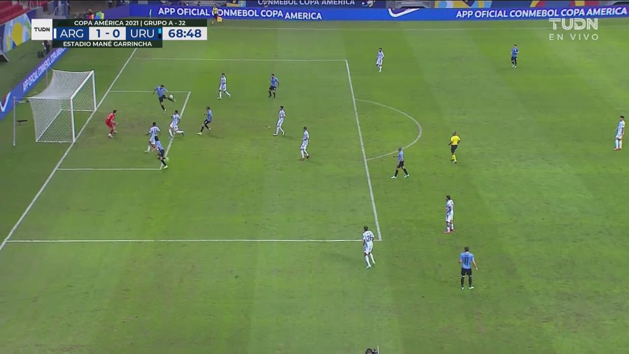 ¡No llegan los goleadores! Viña centra, pero Cavani y Suárez no rematan