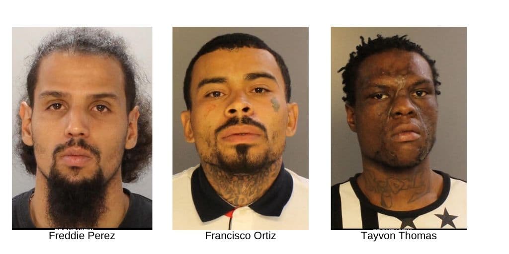 Freddie Pérez, de 30 años, fue acusado de asesinato en relación con el caso. Las autoridades alegan que Francisco Ortiz suministró el arma utilizada en el crimen. Thomas alegadamente apretó el gatillo.
<br>