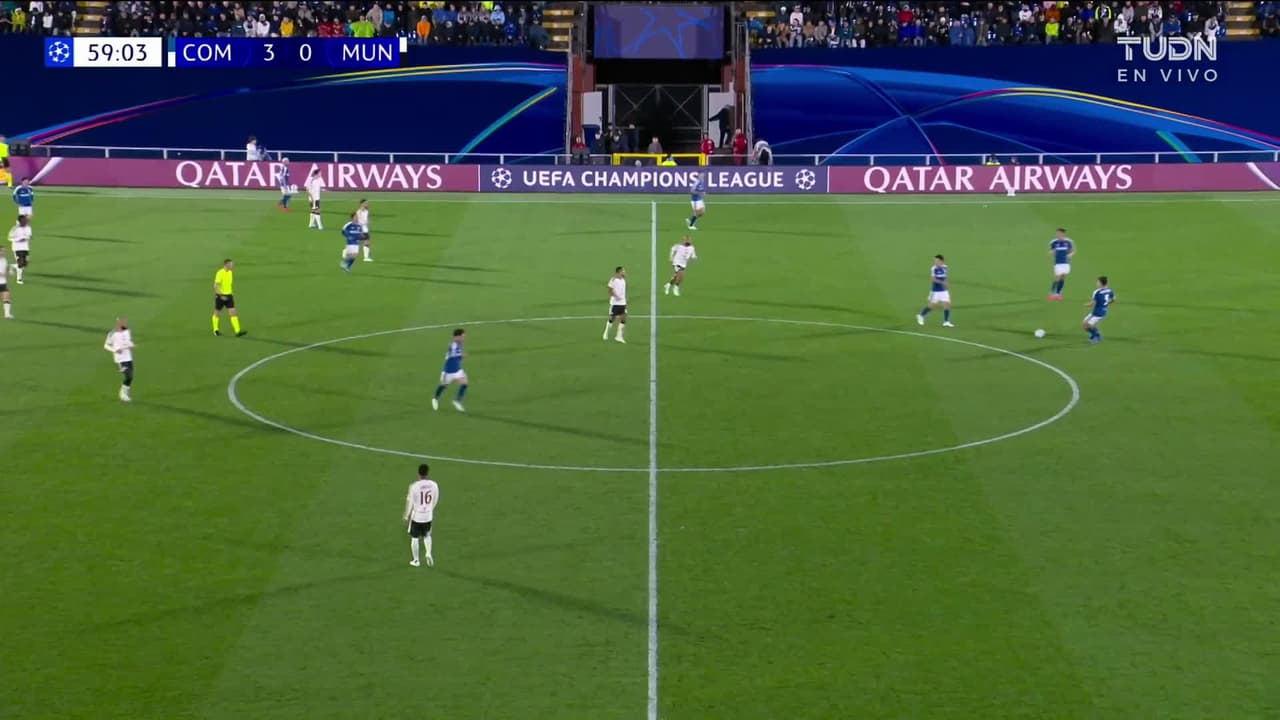 ¡TIRO ATAJADO! disparo por Youri Tielemans.