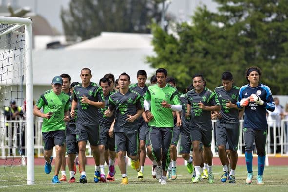 El jueves por la noche México enfrenta a Honduras en Chiapas en la cancha del Estadio Víctor Manuel Reyna. El equipo del Piojo Herrera tendrá algunas novedades pero seguirá contando con la base que acudió al Mundial de Brasil, en un partido que transmitirá Unimás y UnivisionDeportes.com