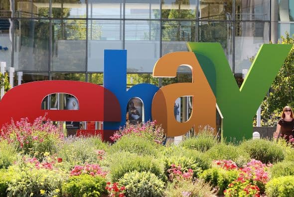 HOMBRE DE 45 A'OS- Andy Martin, inglés de 45 años, decidió ponerse a subasta en eBay por más de $31 mil. Según el propio Martin, su propósito no era ser comprado por alguien, sino expender si currículum y poder conseguir un nuevo empleo ya que le habían anunciado que en sólo unos días lo despedirían de su trabajo.