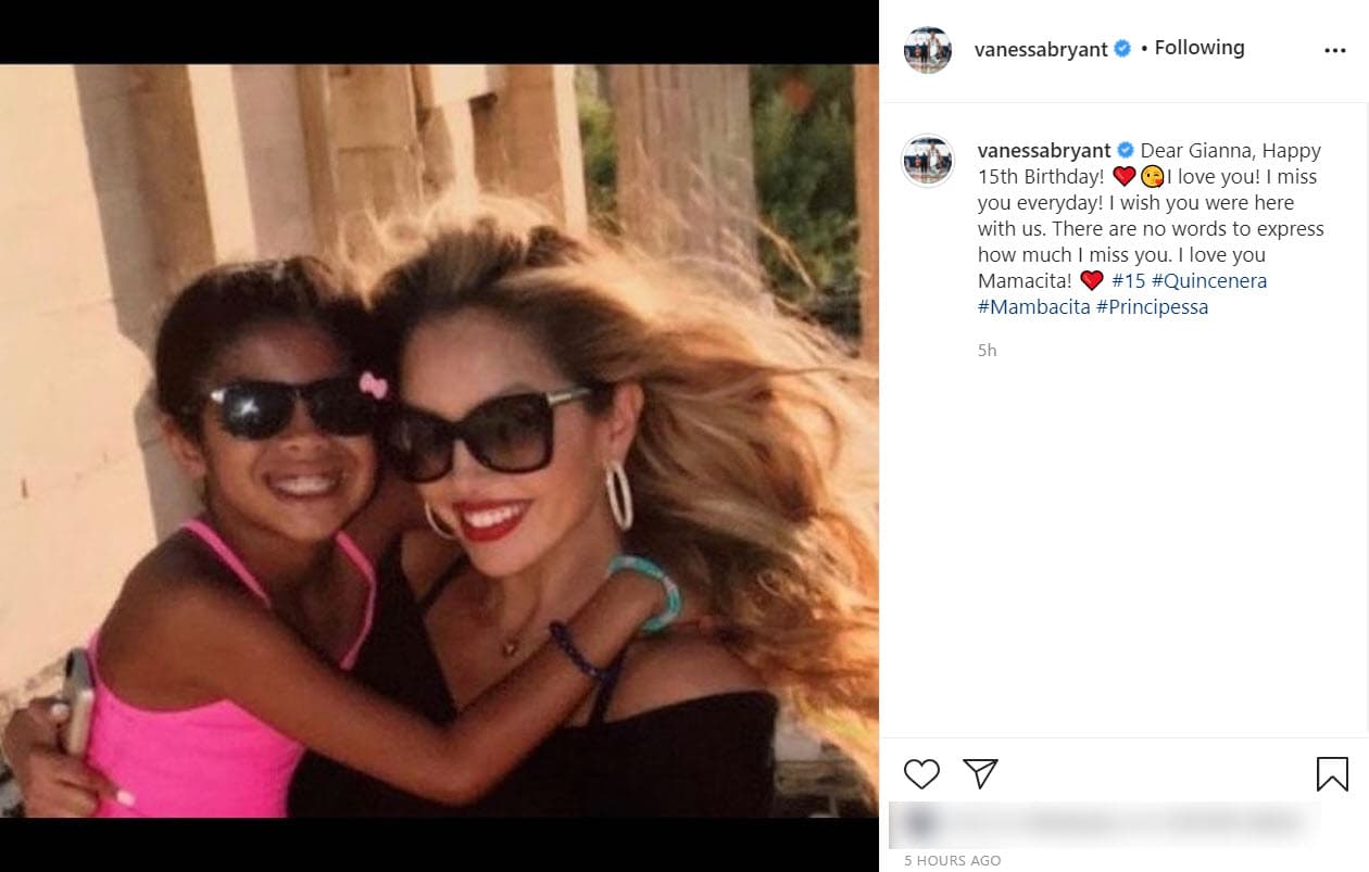 Le dedicó un emotivo mensaje con esta foto de su infancia: "Querida Gianna, ¡Feliz cumpleaños número 15! ¡Te amo! ¡Te extraño todos los días! Ojalá estuvieras aquí con nosotros.
<b>No hay palabras para expresar cuánto te extraño</b>. ¡Te amo mamacita!".
<br>