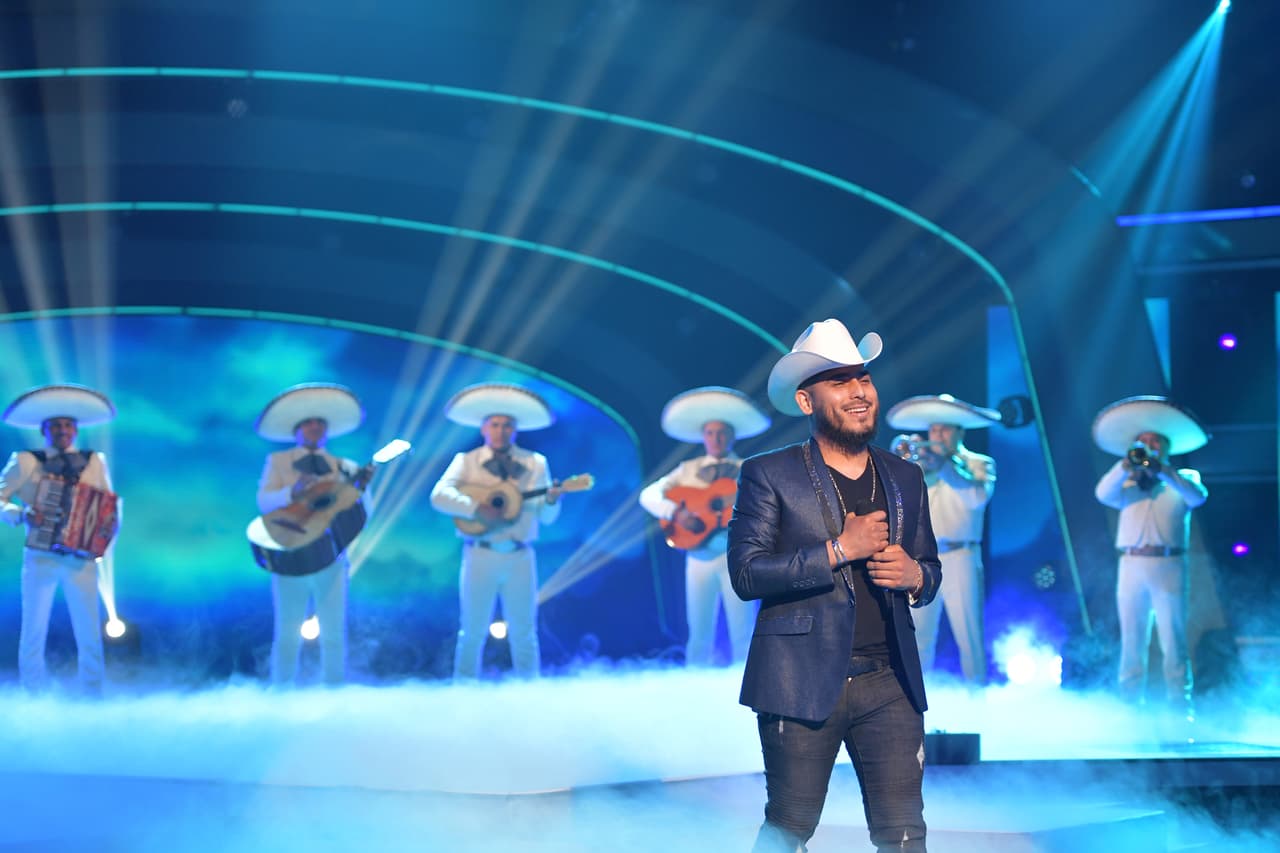 El cantante nos presentó su sencillo 'Qué mal te ves sin mí'.