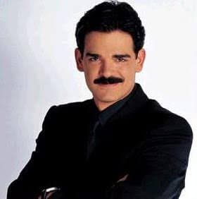 Su carrera como actor continuó con éxito, participó en telenovelas como ‘Amor descarado’ (2003), ‘La ley del silencio’ (2005) y ‘Corazón partido’ (2005).