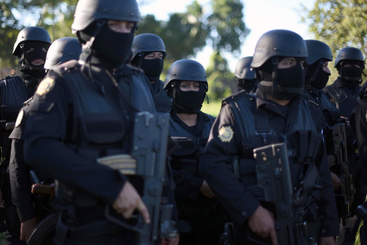 Al menos 8 muertos en motín carcelario en Guatemala