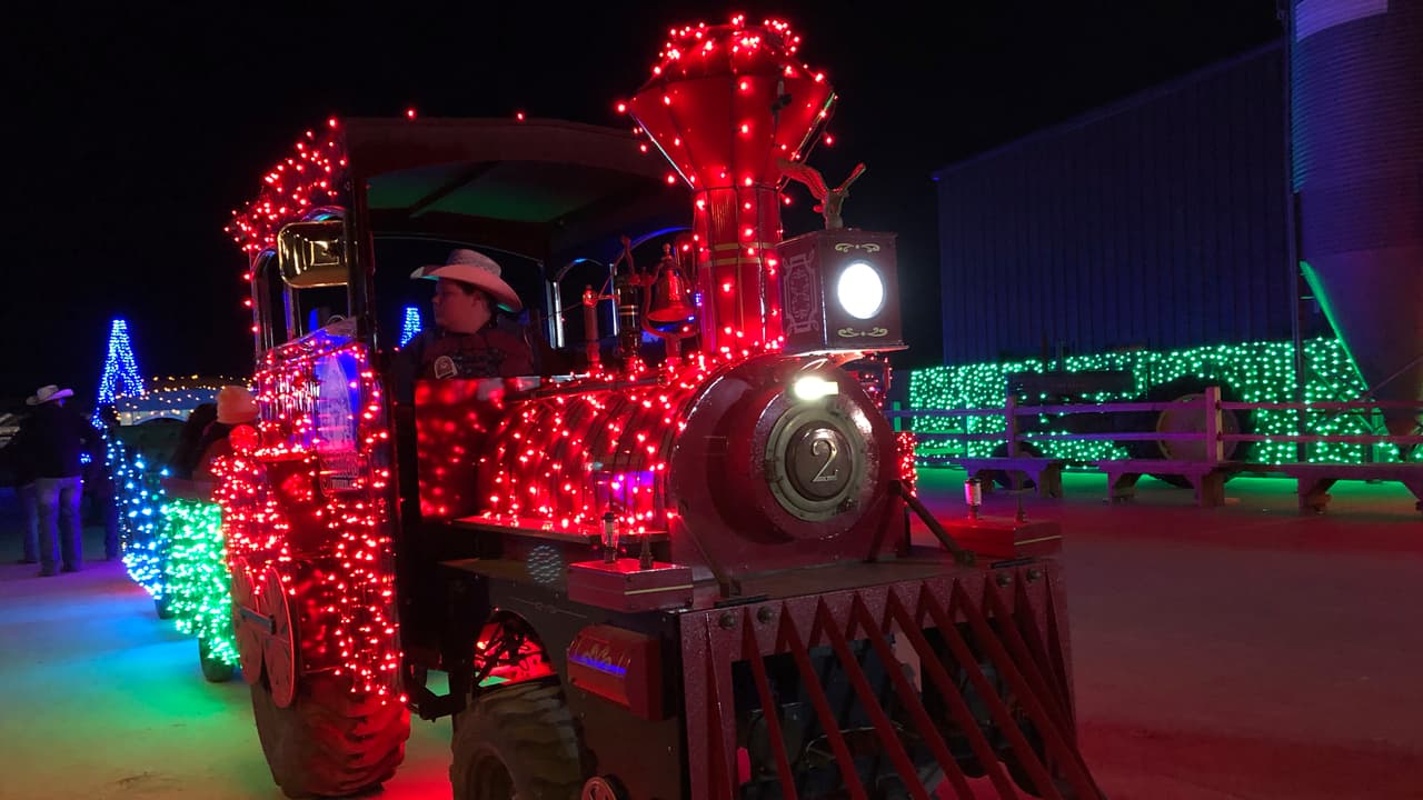 A bordo de este tren puedes llegar hasta la estación de Papá Noel, un lugar repleto de sorpresas. Descúbrelo en las siguientes fotos 👇.