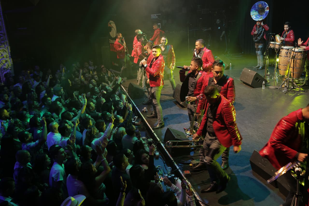 'El Bueno, La Mala y El Feo' se robaron el show durante concierto privado en Los Ángeles.