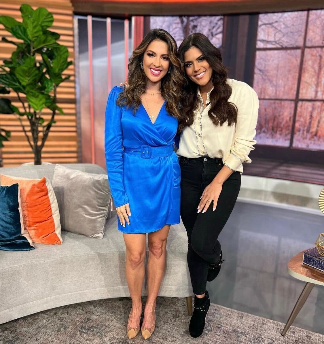 Con la voz entrecortada, Francisca mostró su emoción y felicidad al ver que Maity, gracias a su talento y esfuerzo, está alcanzando sus sueños y el éxito profesional.