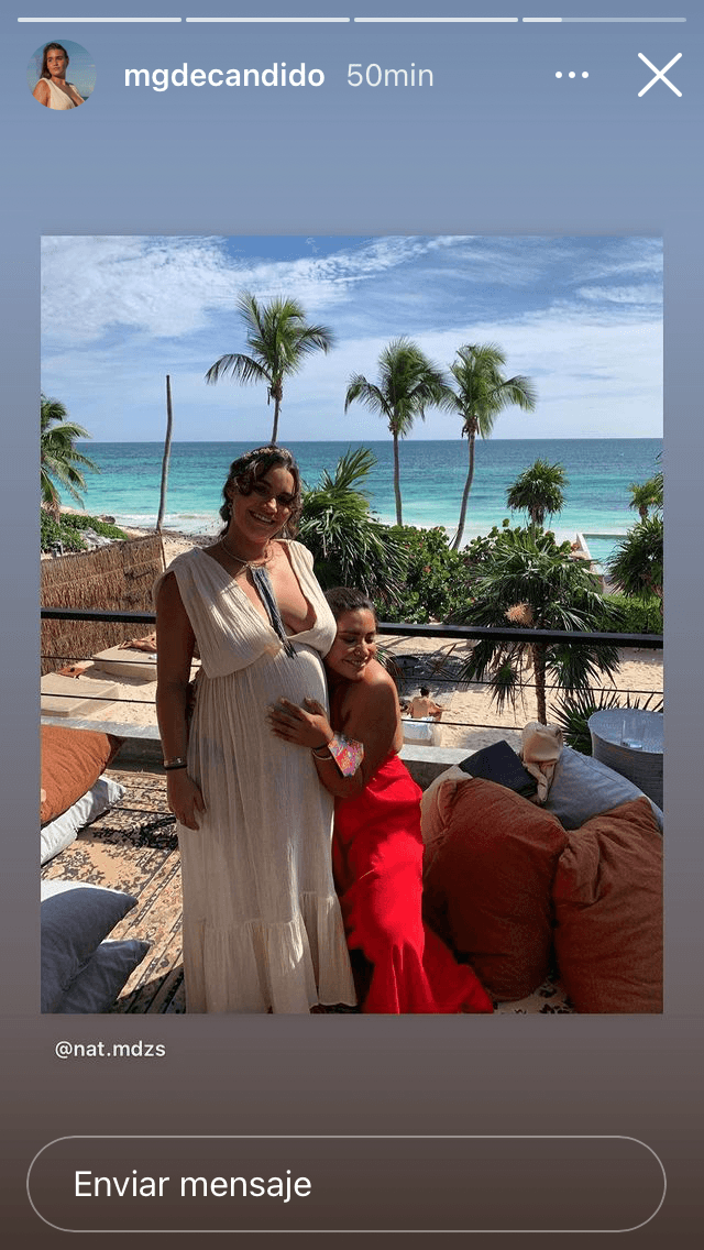 En la ceremonia, la pintora lució su pancita de ocho meses y medio de gestación, contando los días para que su bebé, 
<b><a href="https://www.univision.com/famosos/fernando-carrillo-revela-el-sexo-y-nombre-del-bebe-que-espera-con-su-prometida-fotos" target="_blank">que han llamado Milo</a></b>, llegue a alegrarle las vida. 
<br>