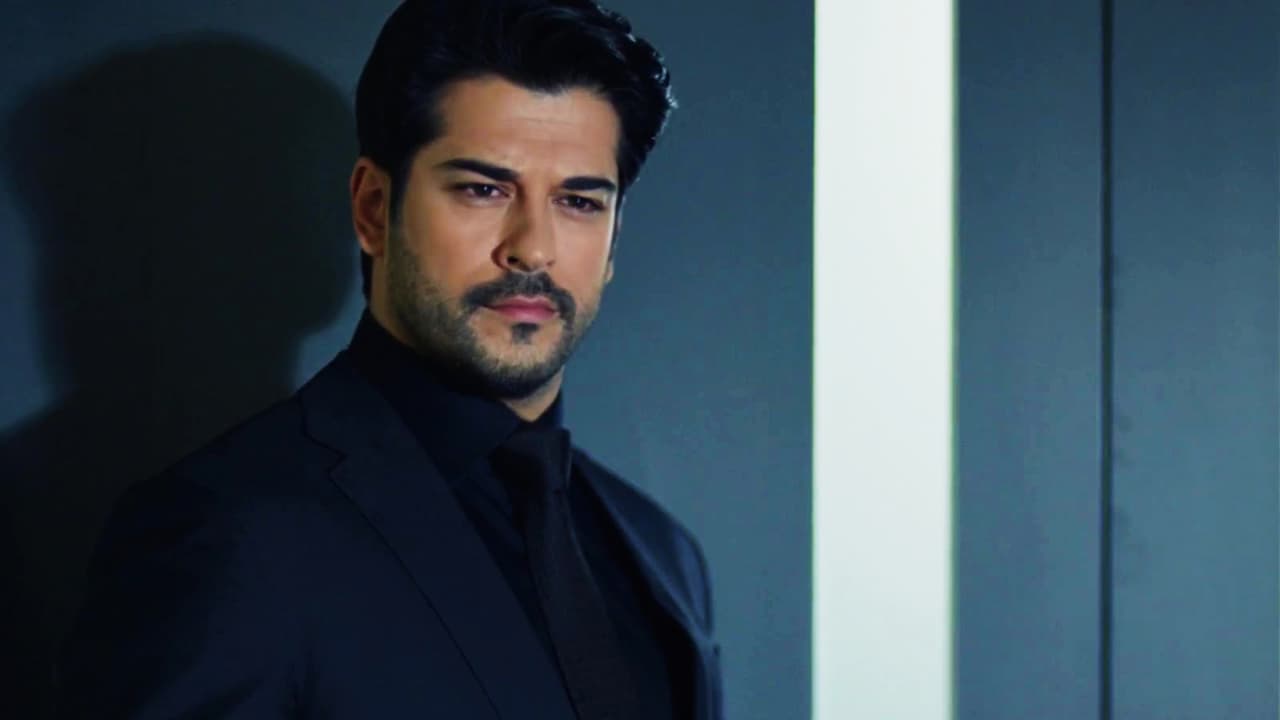 Luego de aliarse con Nihan, Kemal le hizo creer a Asu que retomarían su relación con el fin de destruirla. Tras casarse en secreto con ella, Kemal se apoderó de las acciones que Galip le transfirió a su hija.