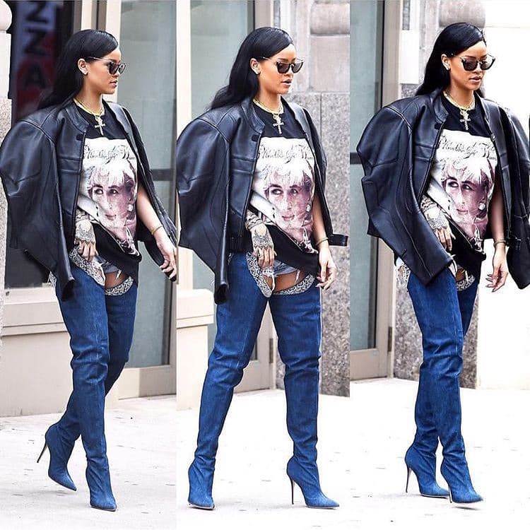 Rihanna también es fiel a este estilo y, al igual que JLo, la cantante usó las mismas botas para una sesión fotográfica para la revista Vogue, en 2016.