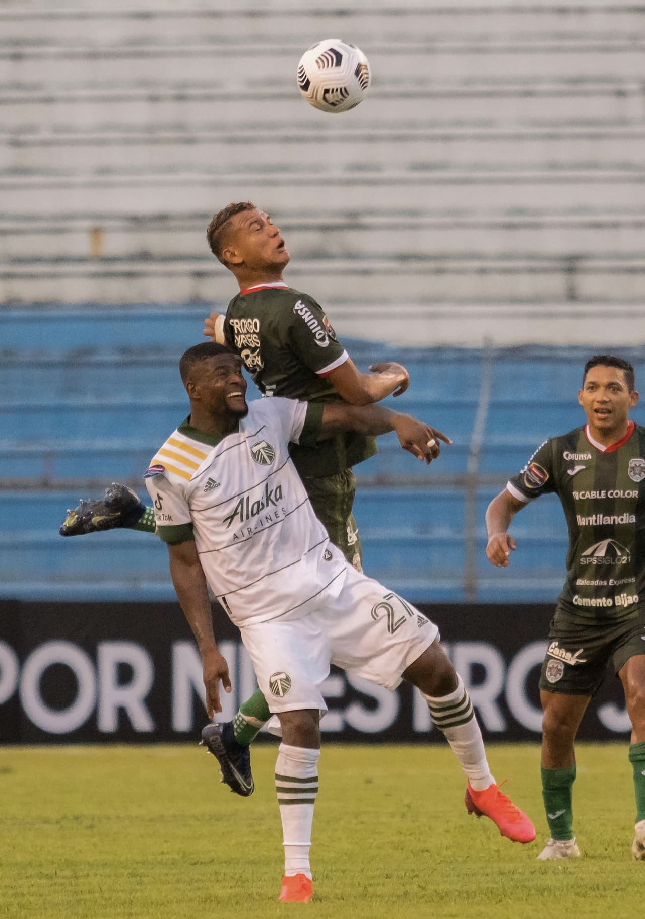 Los locales tuvieron que venir de atrás en dos ocasiones para lograr empatar el partido y dejar que todo se decida en la vuelta en Estados Unidos.