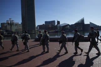 Baltimore despertó en calma este miércoles después de pasar la primera noche de toque de queda.