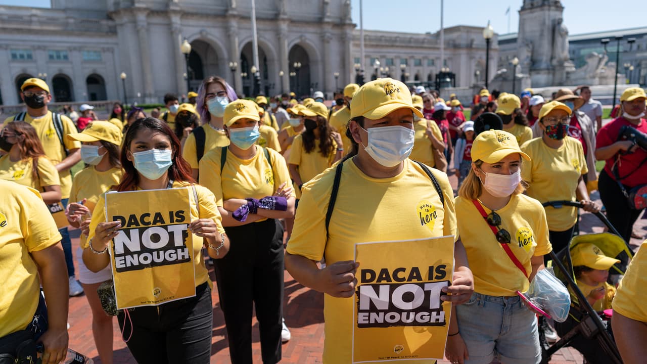 Representantes y senadores los recibieron ahí y defendieron este programa.
<br>