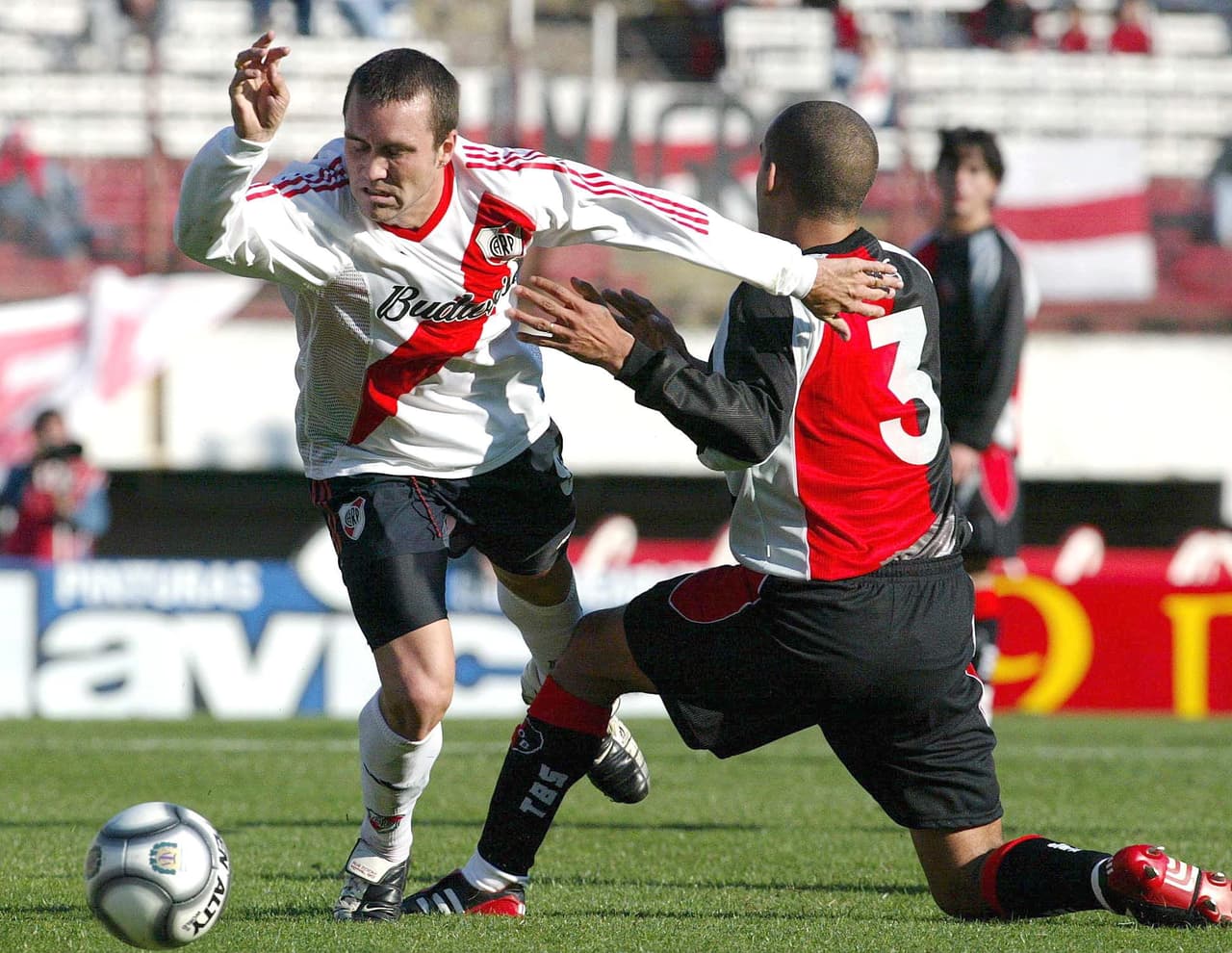 Coudet pudo haber jugado más tiempo en Europa (estuvo un año en el Celta de Vigo), 
<a href="https://www.youtube.com/watch?v=eYGaZsL958E" target="_blank">ya que era gambetero e inventó y patentó la 'Rabona Voladora'</a>.