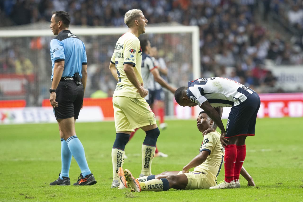 Se rompe Ibargüen y se va de cambio.