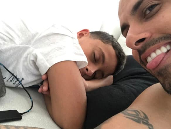 "Se quedó dormido el angelito", señala.