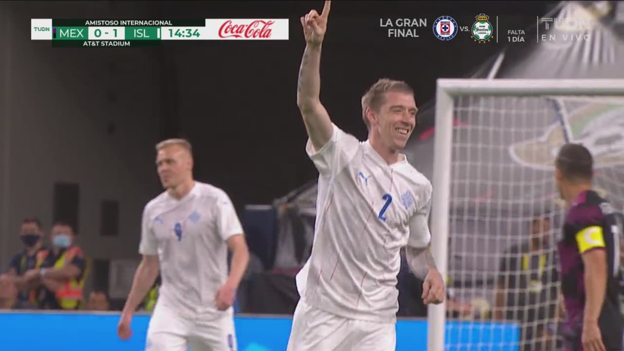 ¡Islandia castiga a México! Sævarsson dispara y Edson desvía en el 0-1
