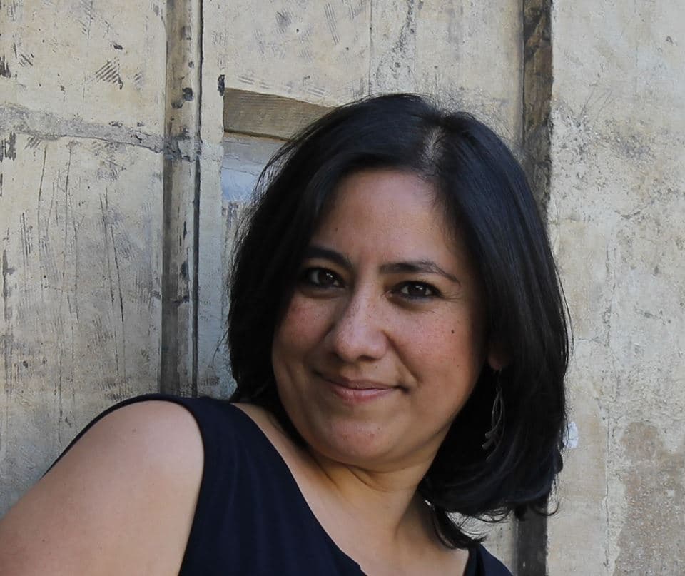 <b>SECRETARÍA DE LA FUNCIÓN PÚBLICA:</b> Será ocupada por 
<b>Irma Eréndira Sandoval Ballesteros</b>, coordinadora del Laboratorio de Documentación y Análisis de la Corrupción y la Transparencia. El principal motivo por el que ocupará el cargo es porque ha hecho trabajos de investigación acerca del combate a la corrupción en México, que es precisamente el eje rector de las propuestas de López Obrador. Para ella, “lo importante es la desburocratización y la austeridad", según ha declarado. "Para hacer una estructura de mayor cercanía, eficacia y eficiencia, estamos pensando en reestructurar y hacer un enlace más directo con la ciudadanía”, afirmó.