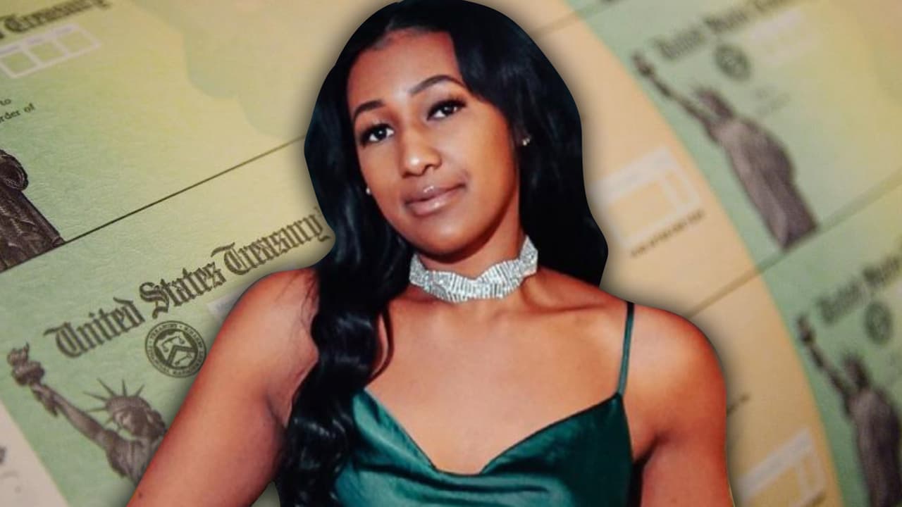 La quinta estrategia es 
<b>monetizar tu conocimiento:</b> Para Ellie uno de los modos cómo se puede sacar provecho económico de tu conocimiento es poniéndolo a producir en plataformas digitales.