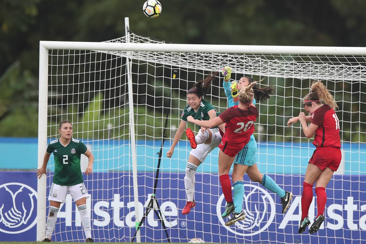 Mientras que por México anotaron Katty Martínez, Jimena López, Mia Villegas y Belén Cruz sus tiros desde los once pasos.
