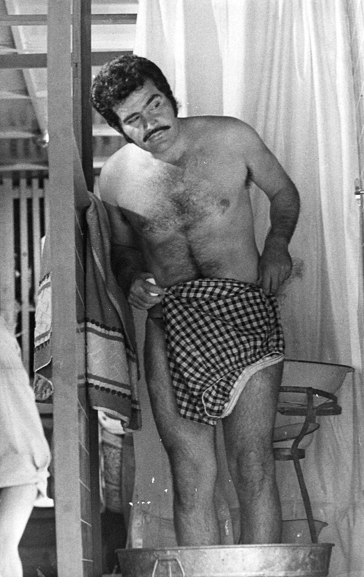 En 1976 filmó su primer éxito cinematográfico: 'La ley del monte', dirigida por Alberto Mariscal.