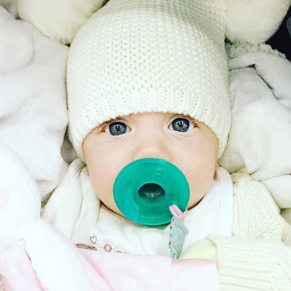 Ella es Azzul y desde que nació es un poquito más alta que su hermana.