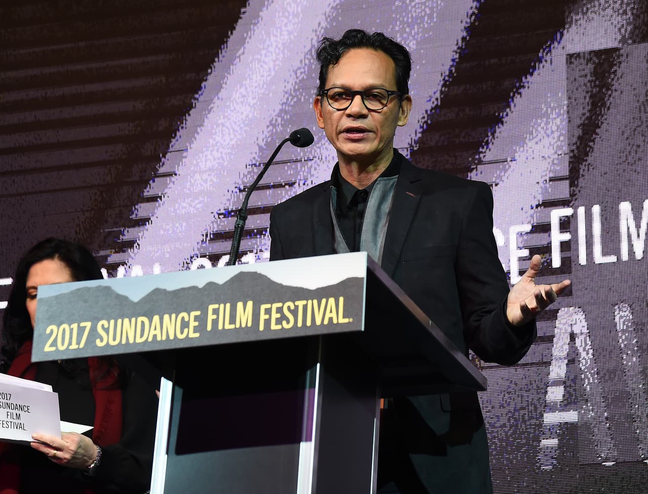 El cineasta mexicano Ernesto Contreras recibe un premio en Sundance