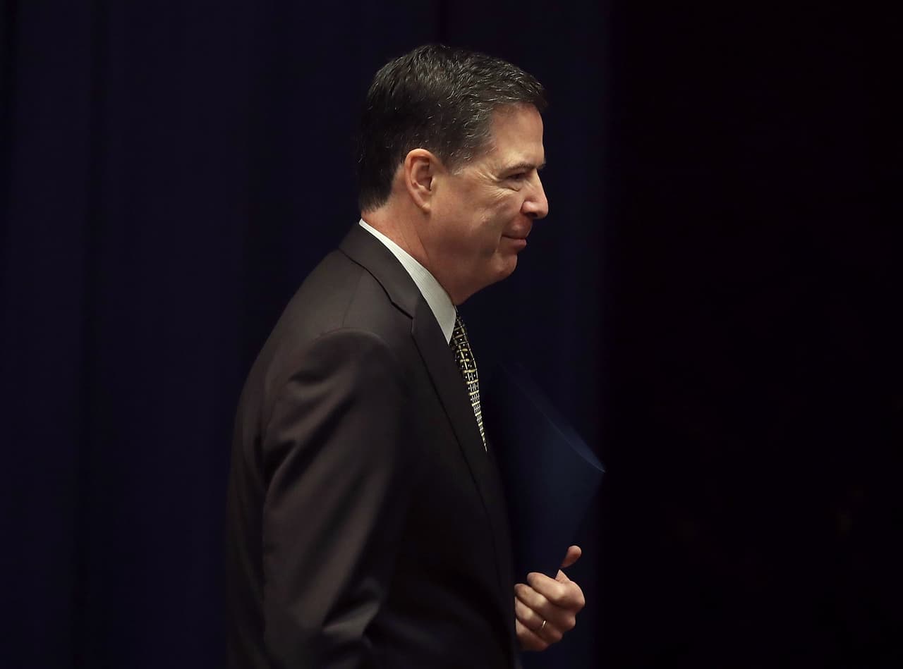 ¿Por qué Trump tomó la decisión extrema de despedir al hombre que investiga los lazos de su entorno con Rusia?